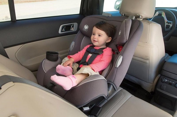 راهکارها برای مراقبت از کودک حین رانندگی