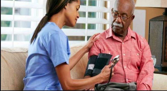 نقش پرستار سالمند در کاهش فشار خون