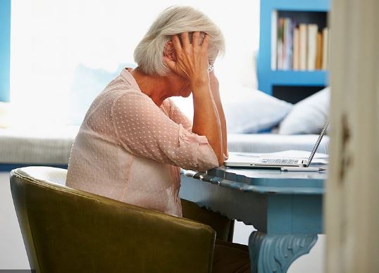افسردگی در سالمندان: هر آنچه لازم است پرستار سالمند در مورد افسردگی در سالمندان بداند