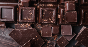 شکلات تلخ به عنوان یک سرکوب کننده اشتها